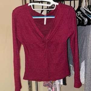 Long sleeve V-neck shirt